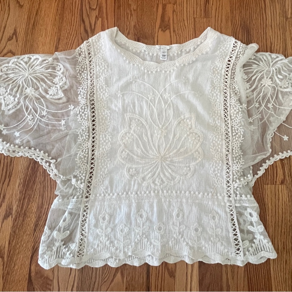 EST 1946 Elegant Off-White Top